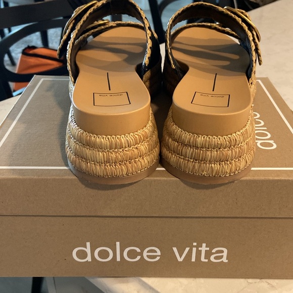 Dolce Vita Wanika Sandal - Picture 3 of 8